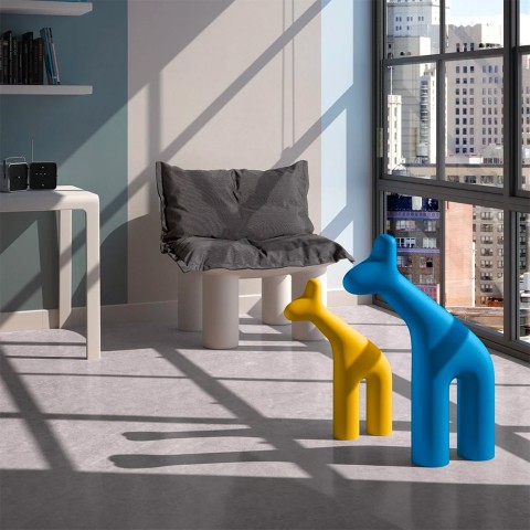 Escultura de girafa design moderno em polietileno Raffa Big Promoção