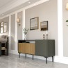 Móvel de sala moderno 150 cm preto com portas em madeira e 2 espelhos Fleury Catálogo
