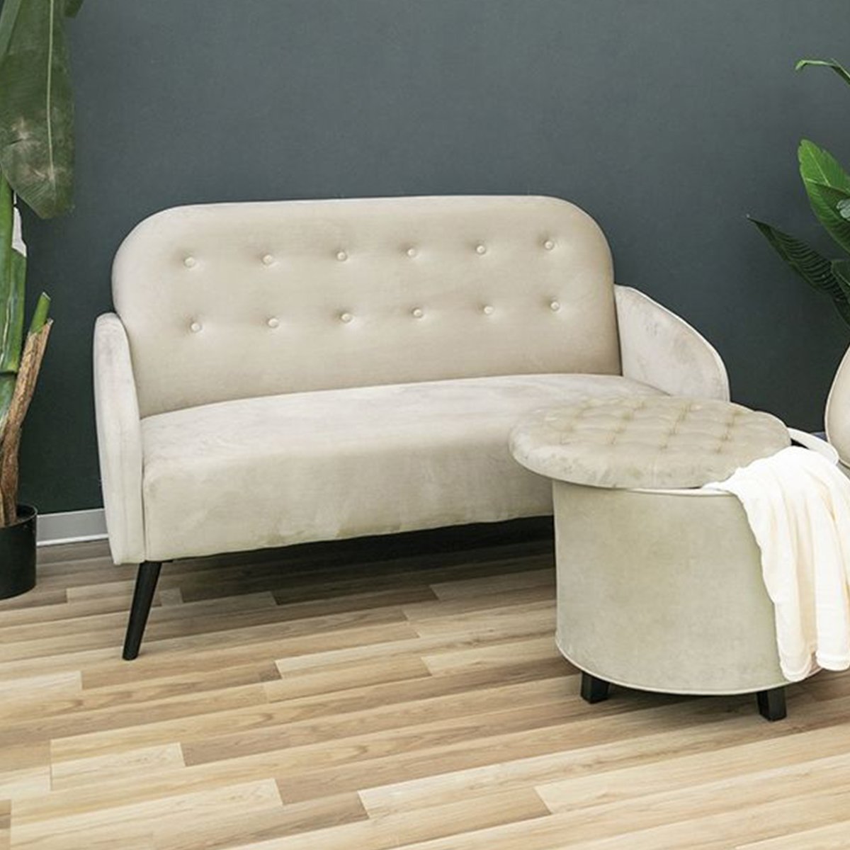 Sofá 2 Lugares em Tecido Efeito Veludo Vintage Bege Zelto Promoção Sofá 2 Lugares em Tecido Efeito Veludo Vintage Bege Zelto Promoção