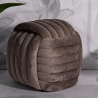 Pufe design entrançado estofado em veludo estilo moderno Softy Catálogo